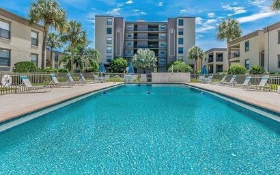 Sea Club #39 - Seaside Serenity 4