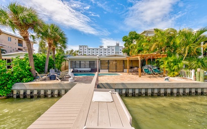 Manatee Home - Water Front Pool Home