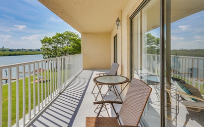 Bayshore Yacht & Tennis 314 3