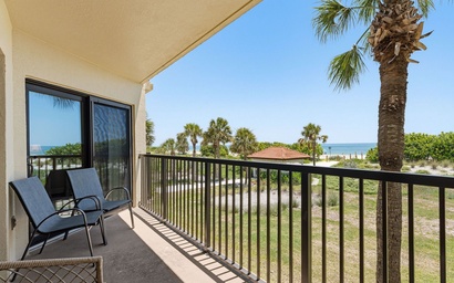 Land's End 11-202 Beach Front 2