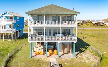 Beachfront Seaclusion 4