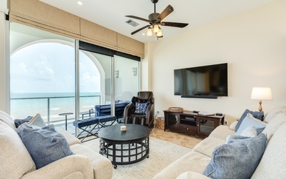 Featured Property Diamond Beach 715