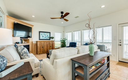 Beachfront Seaclusion 5