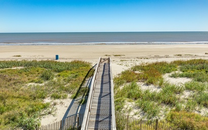 Beachfront Seaclusion 3