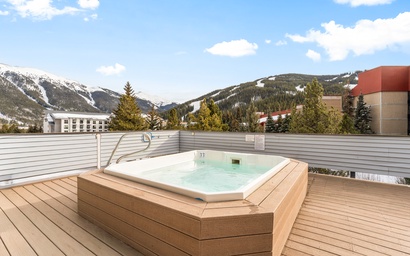 Snowbridge Square #F206 3