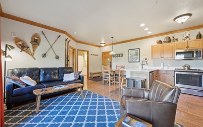 Hidden River Lodge #5940 : 2, 190 7