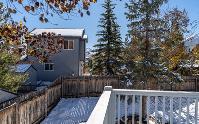 345 Rainbow Court : 2 8