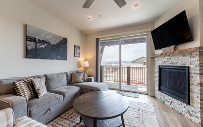 Sail Lofts #303 6