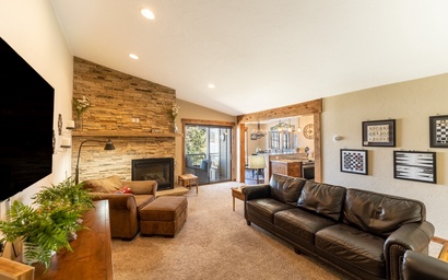 Lake Cliffe #303, Building E