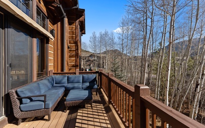 223 Caravelle Drive: 3 10