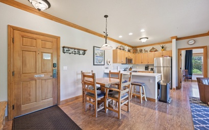 Hidden River Lodge #5940 : 2, 190 9