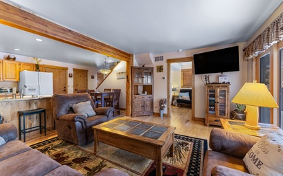 241 North Side Circle, Unit A : 2 5