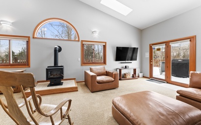 1101 Mesa Drive 6