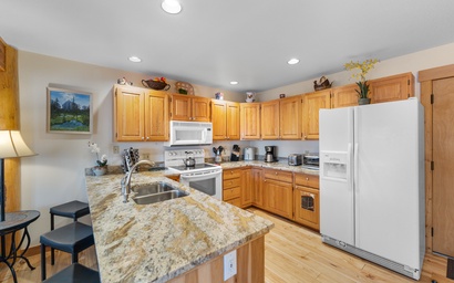 241 North Side Circle, Unit A : 2 6