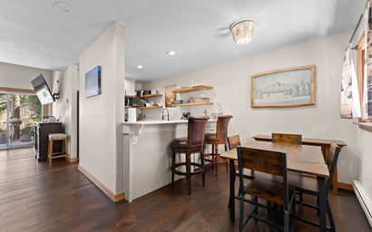 204 E. Fox Court 8