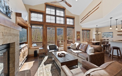 223 Caravelle Drive: 3 5