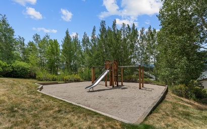 374 Ensign Dr. Unit B 4
