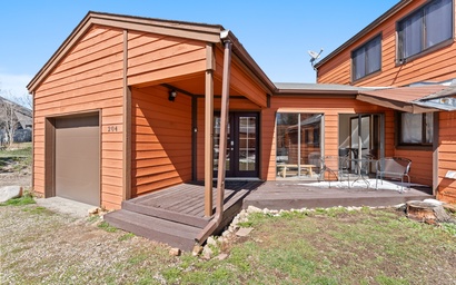 204 E. Fox Court 9