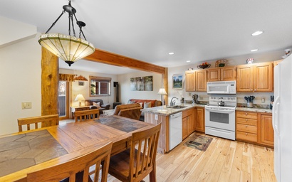241 North Side Circle, Unit A : 2 9