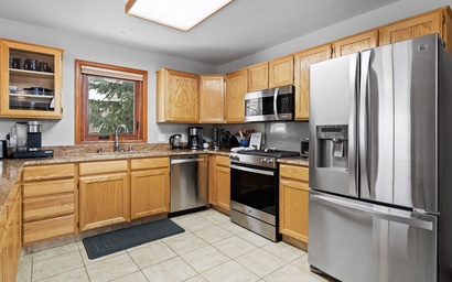 1101 Mesa Drive 10