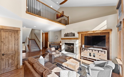 223 Caravelle Drive: 3 8