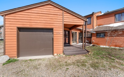 204 E. Fox Court 10