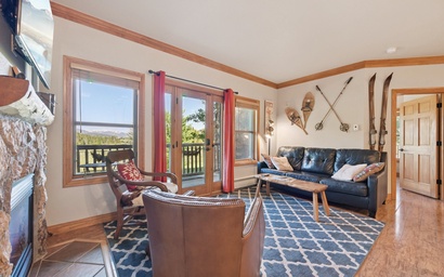 Hidden River Lodge #5940 : 2, 190 5