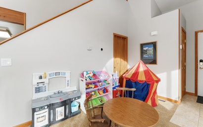 1101 Mesa Drive 7