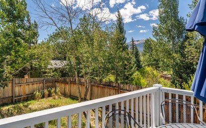 345 Rainbow Court : 2 5