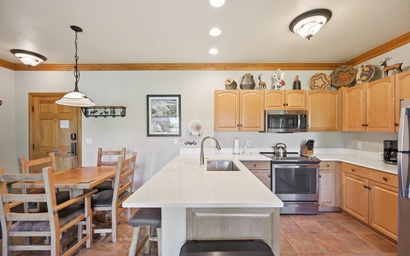 Hidden River Lodge #5940 : 2, 190 10