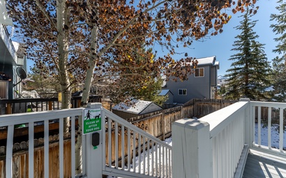 345 Rainbow Court : 2 7