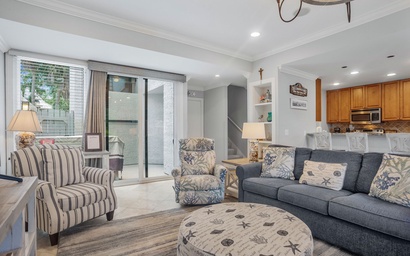 1261 Harbour Town Club 3