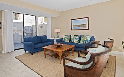 1252 Harbour Town Club 2