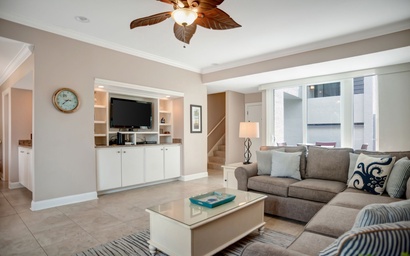 1270 Harbour Town Club 3