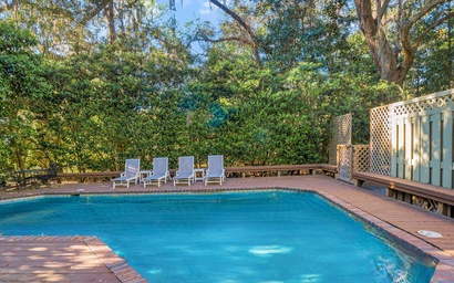 9 Planters Wood Court