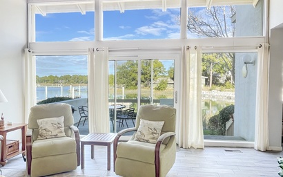 1600 Port Villas