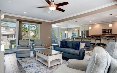 1266 Harbour Town Club 3