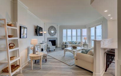 1919 South Beach Club 3