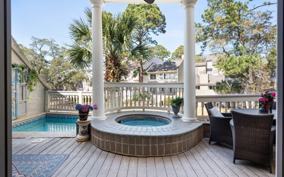 8 Mizzenmast Court