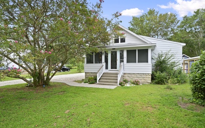 Crepe Myrtle Cottage 3