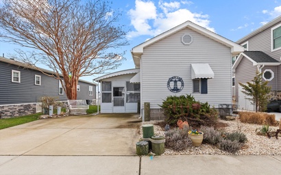 Lola B's Bayside Bungalow 2