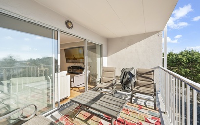 Tritons Trumpet C304 3