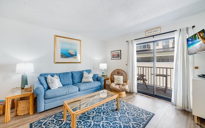 Hawaiian Village 108 3