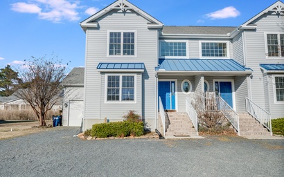 Bonneau's Beach House