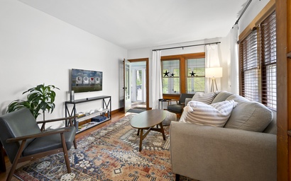 Crepe Myrtle Cottage 2