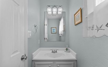 Fins to the Right- West 23