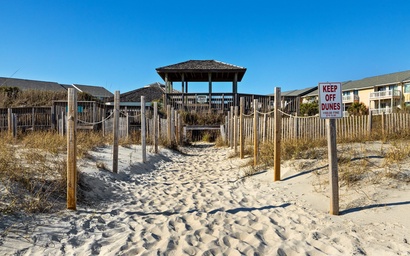 Pebble Beach A-305 44