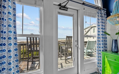 Sparks Shorething East 18