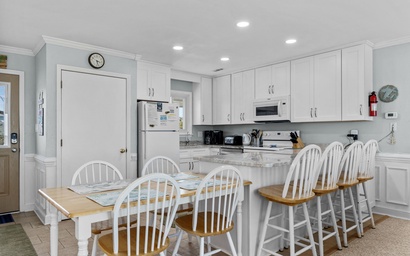 Fins to the Right- West 17