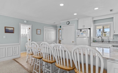 Fins to the Right- West 22